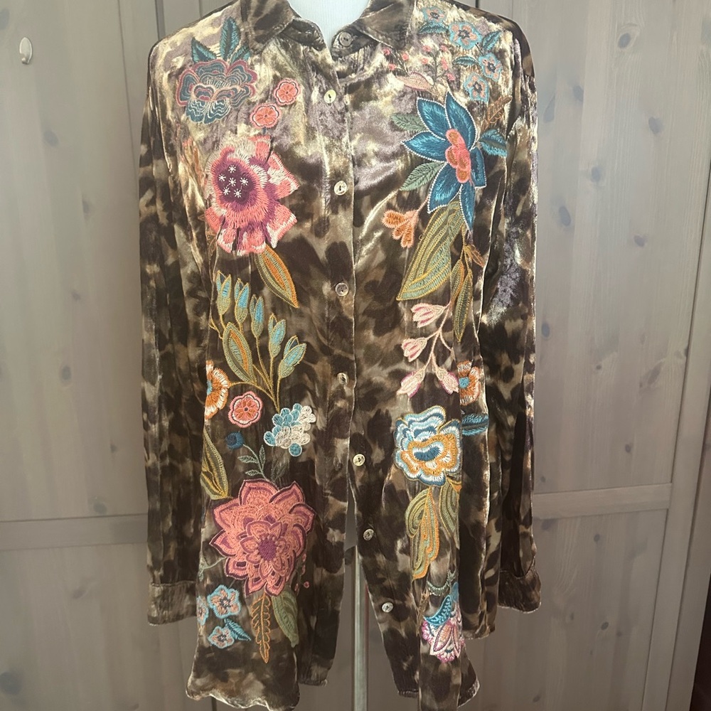 Johnny Was velour animal print with Floral Embroidered Shirt , size M